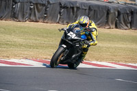 donington-no-limits-trackday;donington-park-photographs;donington-trackday-photographs;no-limits-trackdays;peter-wileman-photography;trackday-digital-images;trackday-photos